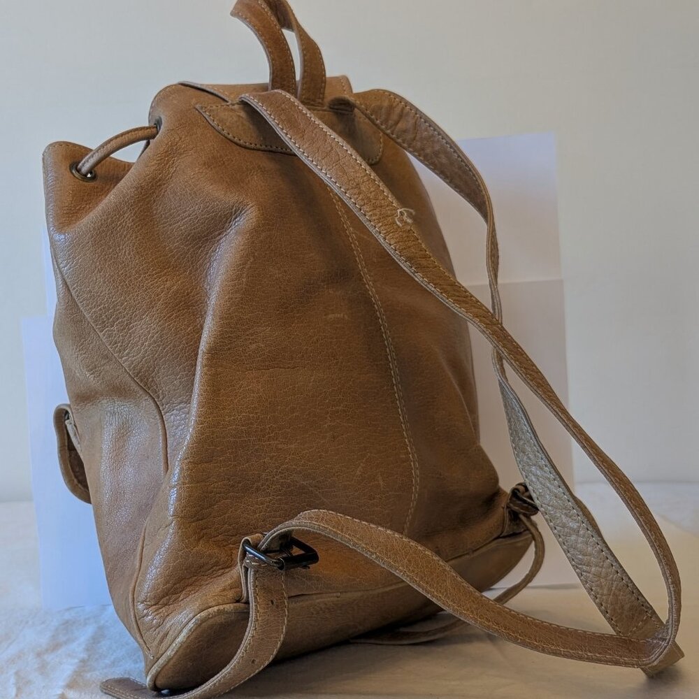 Leather backpack - Picture 2 of 3